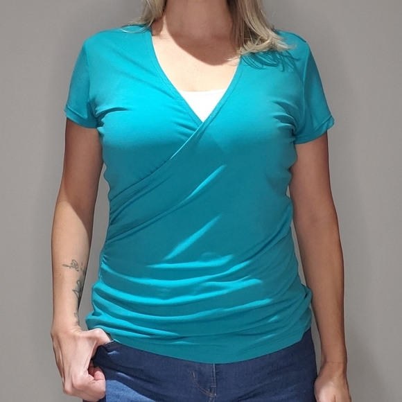 Liz Claiborne Teal Faux wrap Stretchy short sleeve blouse size Small - Picture 2 of 9